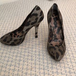 Leopard pumps